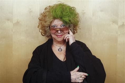 A cantora, de 87 anos, residia na casa do artista e foi. Maria José Valério internada - a Ferver - Vidas