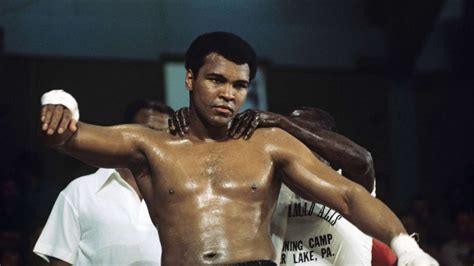 He was also known for his brave public stance against the vietnam war. Muhammad Ali ist tot: Sein Leben in Bildern | Sport-Mix