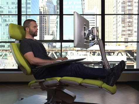 15 Cool Desks And Workspaces That Geeks Will Love Page 6
