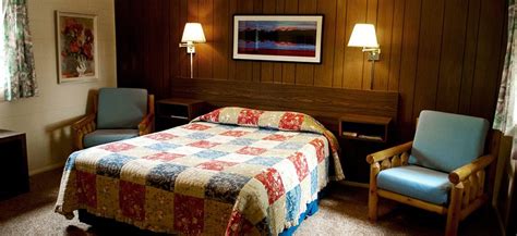 Snow can linger into early or. Queen Cabins - Stanley Idaho Lodging | Redwood Cabins
