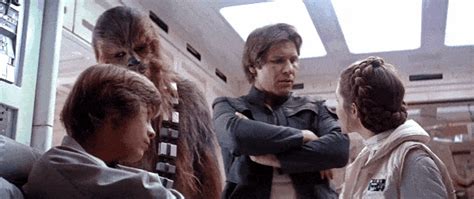 Joyeux anniversaire star wars ambiance chanson. Les 10 phrases à ne plus jamais dire à un fan de Star Wars - NEON