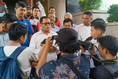 Banyak orang mengejar mimpi melalui mencari pekerjaan. Mutasi 14 Pekerja PT Surya Madistrindo Berbuntut Panjang ...