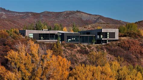 Contemporary Hillside House Connected To Its Surroundings In Colorado