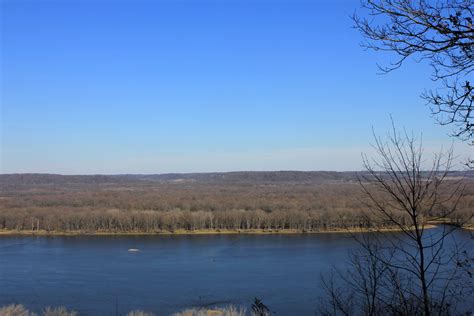 View of the opposite shore at Bellevue State Park, Iowa image - Free