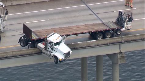Aerial Video Truck Hangs Off I 75 Bridge In Manatee County Youtube