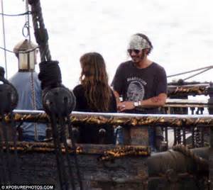 Johnny Depp And Penelope Cruz Smooch On Set Of New Pirates Of The