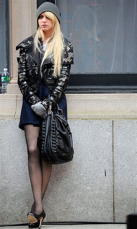 Its Bad Girl Jenny Humphrey Taylor Momsen Rocking A Beanie Hat In