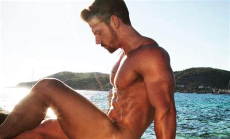 Reality Star Joss Mooney Gets Naked On Instagram To Get Rid Of His Tan