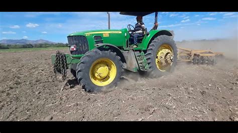 Tractor John Deere 61 55 J Rastreando Con Rastra De 28 Discos Youtube