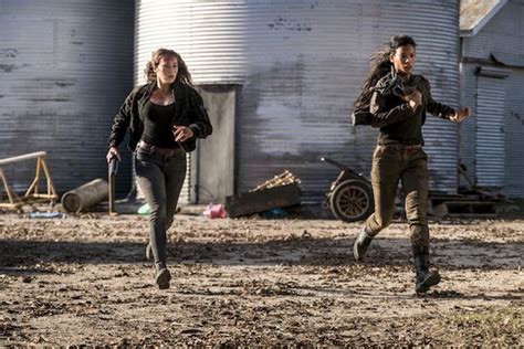 What did the world look like as it was transforming into the horrifying apocalypse depicted in the walking dead? Fear The Walking Dead - Season 4 - Promos, Cast and ...