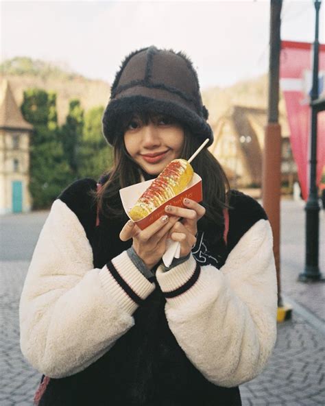 Blackpinks Lisa Shares Photos Of Her Everland Adventures With Fans