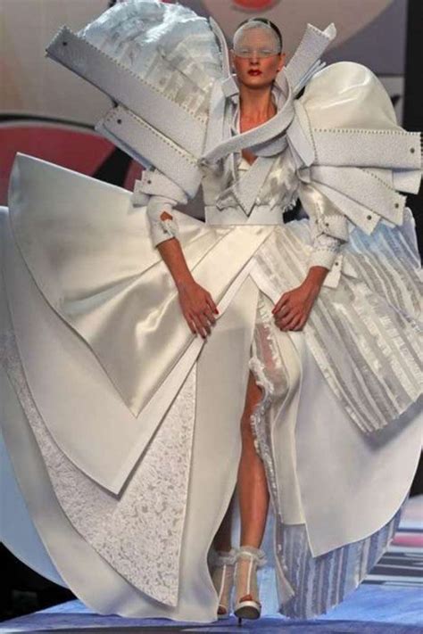 Pin On The Most Outrageous Inappropriate Ugliest Wedding Gowns That