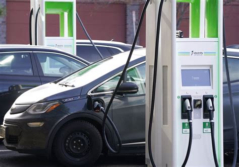 Does Android Auto show EV charging stations?