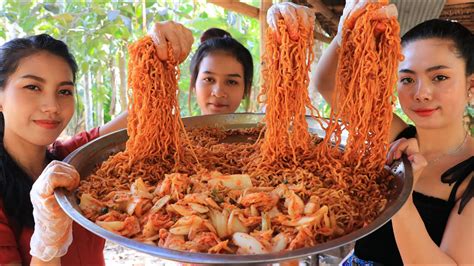 Cooking Noodle With Kimchi Recipe Natural Life Tv Youtube