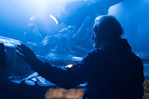 Alien: Covenant leaves much better lingering questions than Prometheus ...