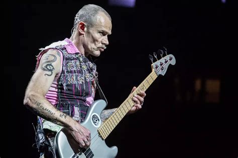 Red Hot Chili Peppers Flea Doesnt Like Taking Photos With Fans