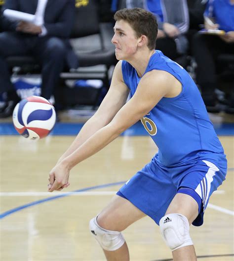 Mens Volleyball Confident About Team Chemistry On The Road Daily Bruin