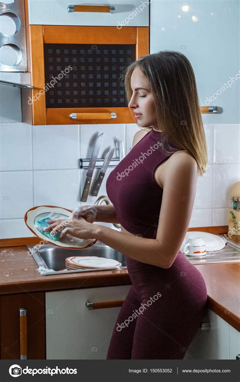 Beautiful Girl Sexy Posing In The Kitchen — Stock Photo