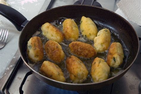 According to tradition, the meal for christmas eve, la vigilia, doesn't have any meat. The 21 Best Ideas for Italian Christmas Eve Appetizers ...