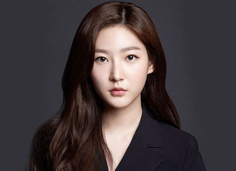 Korean Actress Kim Sae Ron Booked For Drunk Driving And Under Police