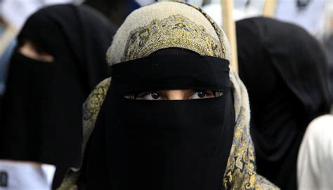 British Press Bring Muslim Womens Voices On Veil Debate