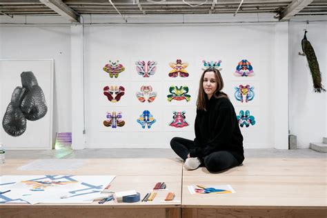 Cj Hendry Is An Instagram Hit But Can She Woo The Art World The New