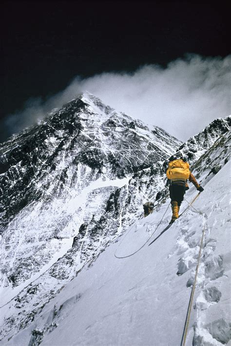 Mount Everest Climber Warns Of An Overpopulated Mountain Ncpr News