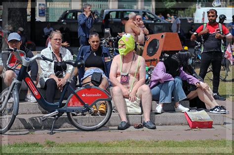 Kermit Does Wnbr London Any One Seen A Naked Miss P Flickr