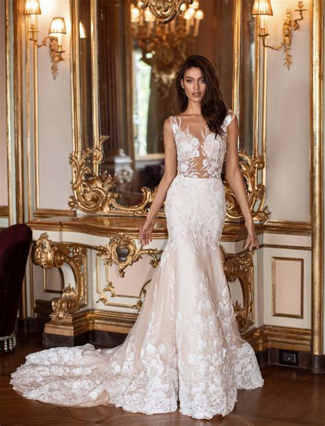 Gli anniversari sono una ghiotta occasione per ciascuna ha trovato il modo di postare uno scatto delle proprie nozze: Milla Nova Gli abiti da sposa della nuova collezione ...