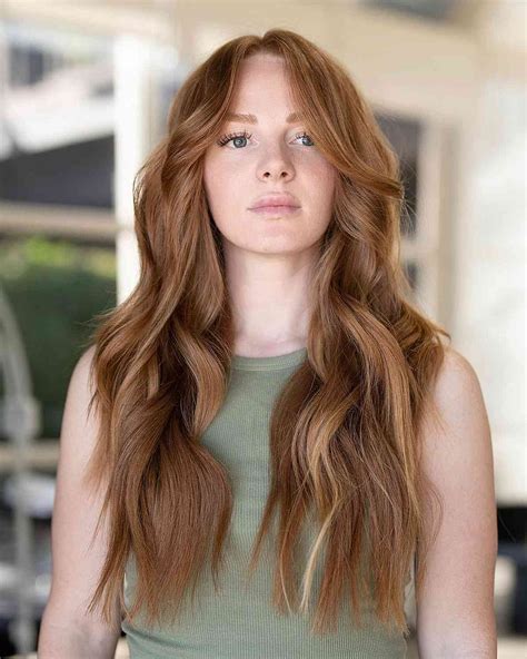 23 New Ways Women Are Getting Long Layered Wavy Hair In 2022 Champagne Blonde Hair White