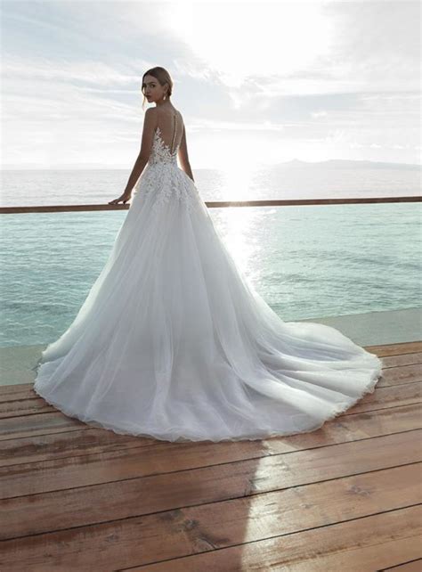 Cosmobella Wedding Dress Style 8026