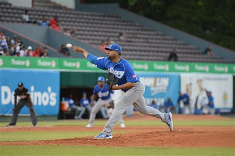 Licey blanquea Gigantes Águilas vencen Leones Toros a Estrellas