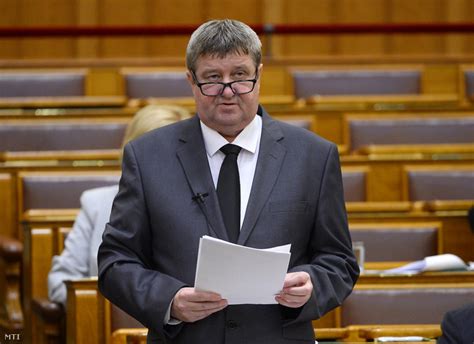 Varga mihály olyan adót akar elengedni, ami nem is létezik. Index - Gazdaság - Pénzügyminisztérium: Nagy károkat okozhat a vírus Magyarországnak