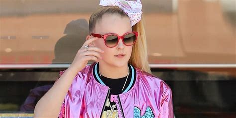 Jojo Siwa Wears Her New Fashion Collection To Lunch With Mom Jessalyn