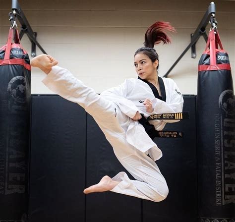 Pin By G M On Indomitable Spirits Female Martial Artists Women Karate Martial Arts Women