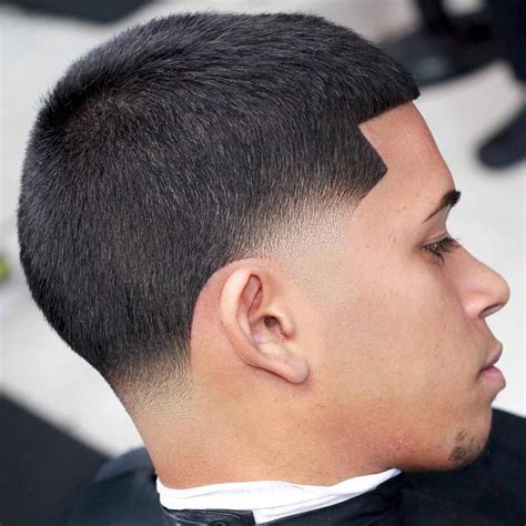 As one of the latest hair trends for men, the skin fade comes in a variety of cuts, such as a high, mid and. Corte Taper Fade Bajo | FormatoAPA.com: Reglas y Normas APA