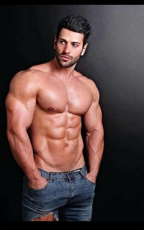 Pin On Guys With Shredded Pecs And Abs