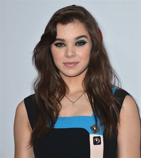 Hailee Steinfeld Clothing Style Tattoos Sizes And Tips 2017 Muzul