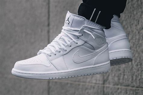 In fact, it even found an audience among athletes in other. The Air Jordan 1 Mid Goes Triple White | Sneakers fashion ...