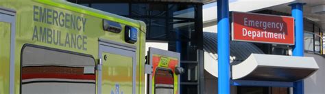 How To Become A Paramedic Responsibilities Qualifications And Earnings