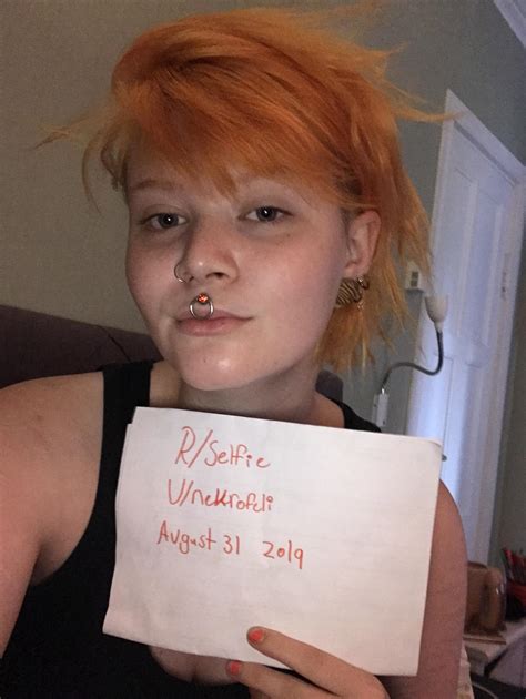 18 F Verification Photo Rselfie