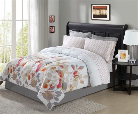 This cotton sheet set comes in 300 and 400 thread count they give your bedding a luxurious touch. Colormate Complete Bed Set - Bree