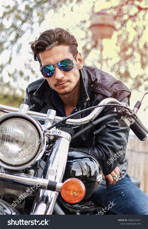 21657 Motorcycle Guy Images Stock Photos And Vectors Shutterstock