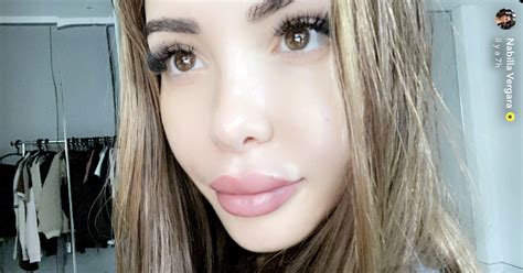 Hier nabilla a fait une annonce incroyable à sa communauté, via son compte instagram. Nabilla dévoile le résultat de ses lèvres depuis son lip blushing - Snapchat, 22 janvier 2021 ...
