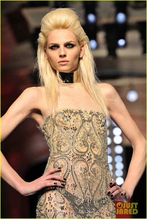Model Andreja Pejic Comes Out As Transgender Woman Photo