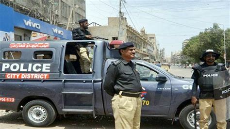 کراچی گارڈن پولیس ہیڈ کوارٹر میں دستی بم دھماکا، 2 اہلکار شہید Asiaurdu