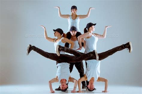 Group Of Men And Women Dancing Hip Hop Choreography Dance Poses