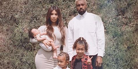 El Posado Familiar De Kim Kardashian Y Kanye West Con Sus Tres Hijos