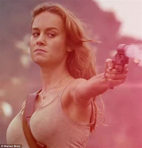 Brie Larson Pistols Skimpy Top Kong Skull Island Trailer Daily Mail Online