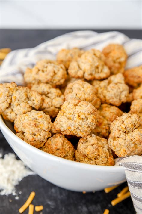 Sausage Ball Recipe With Bisquick And Cheese Whiz Casserole Deporecipe Co